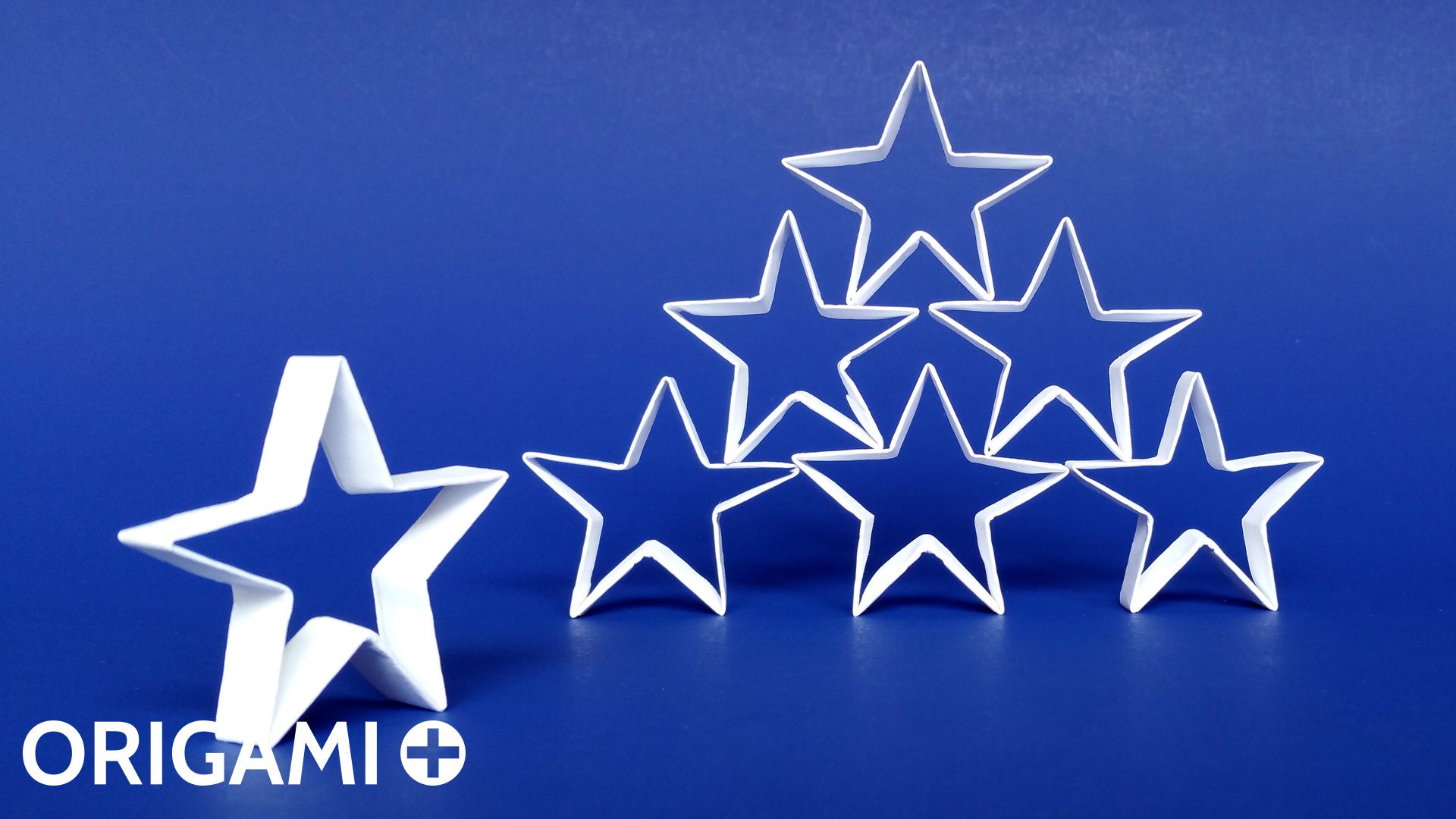 Christmas origami star : plus de 4 237 photos de stock libres de droits  proposées sous licence