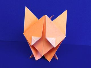 Who can resist the look of this cute origami fox?