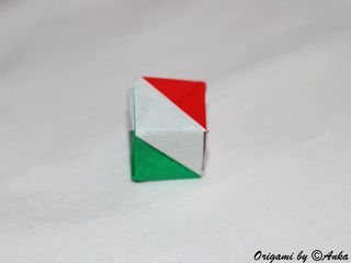 Italy Origami Flag Box by Annette Bussmann