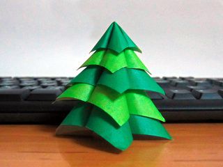 Tiny Chistmas Origami Tree